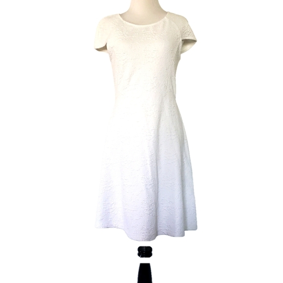 Zara Textured White Cap Sleeve Dress Size M - Picture 1 of 5